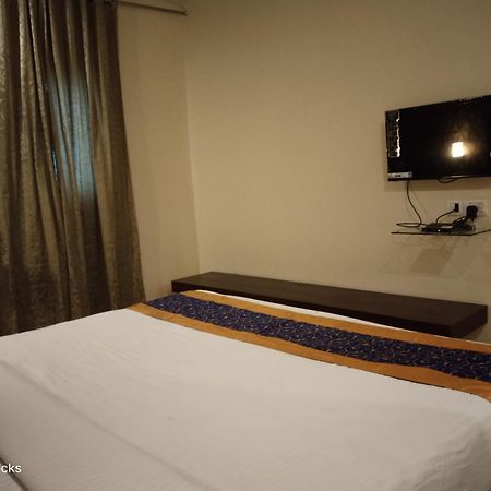 Redfox Hotel- Aminjikarai Chennai Extérieur photo