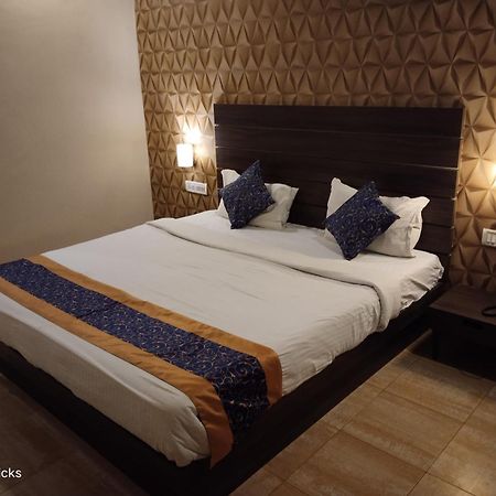 Redfox Hotel- Aminjikarai Chennai Extérieur photo