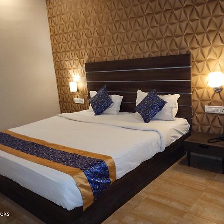 Redfox Hotel- Aminjikarai Chennai Extérieur photo